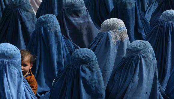 Las mujeres afganas piden no ser "borradas de la sociedad"