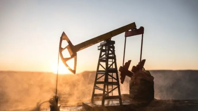 El petróleo de Texas sube un 4,2 % y cierra en 97,01 dólares el barril
