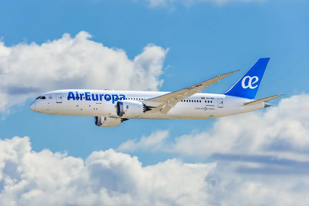 En el proceso de modernización, ampliación, actualización y unificación de su flota, Air Europa también concluyó un acuerdo con AerCap Holdings N.V., para el leasing de 15 nuevos aparatos