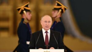 Rusia no se desviará de rumbo soberano, asegura Putin