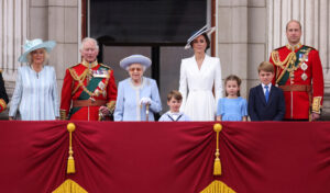 Todos los hijos de la reina Isabel están ahora a su lado, según informe