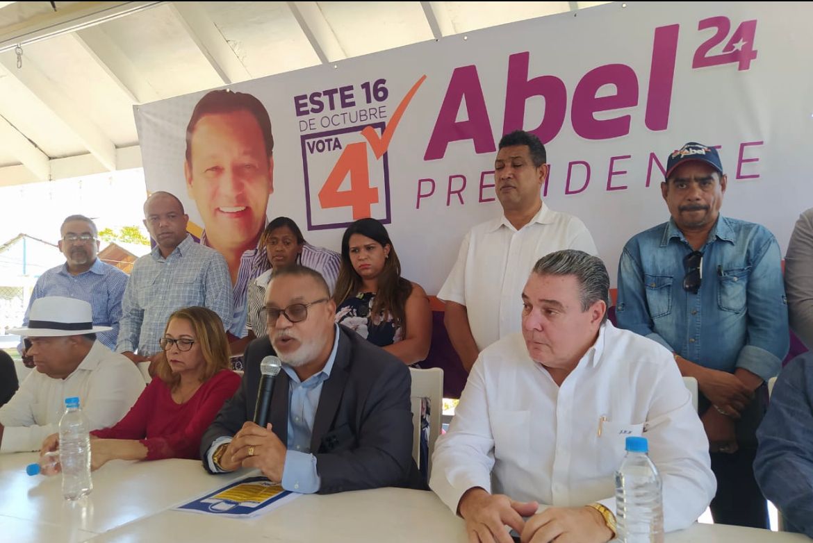 Dirigencia peledeísta en SPM cierra filas en el proyecto de Abel Martínez