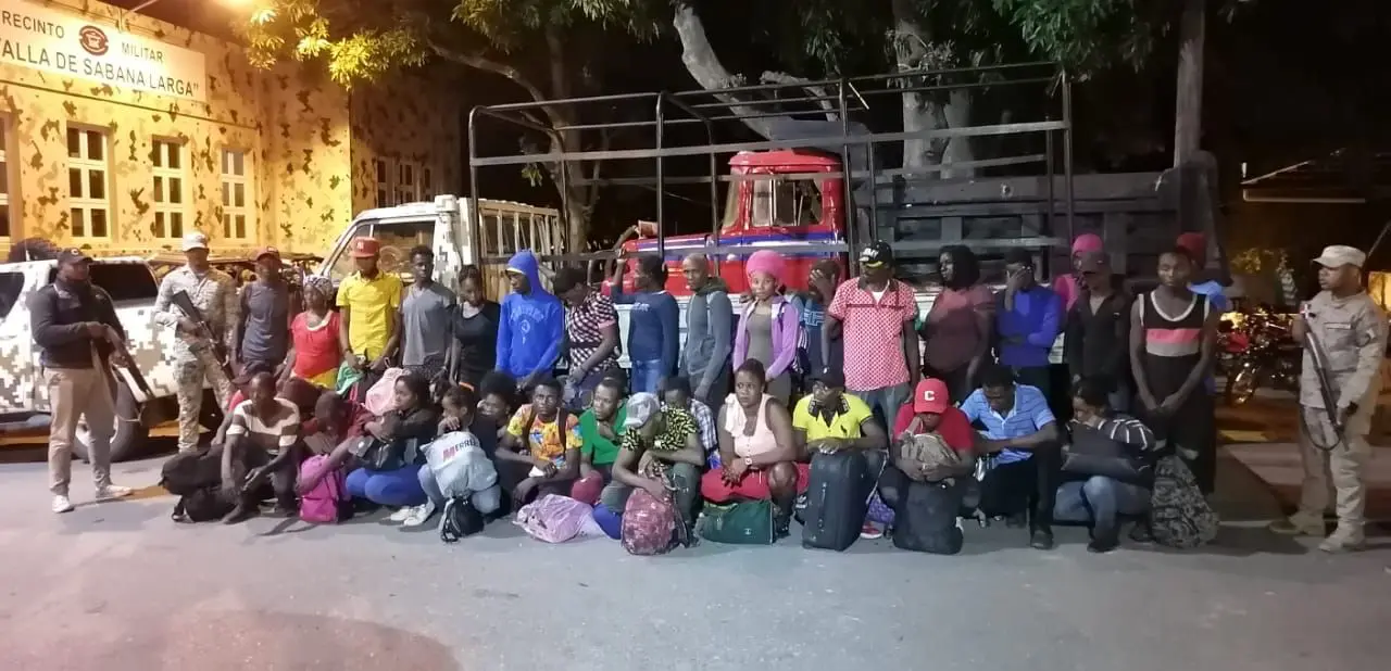 Detienen a 49 haitianos que intentaron cruzar la frontera de noche