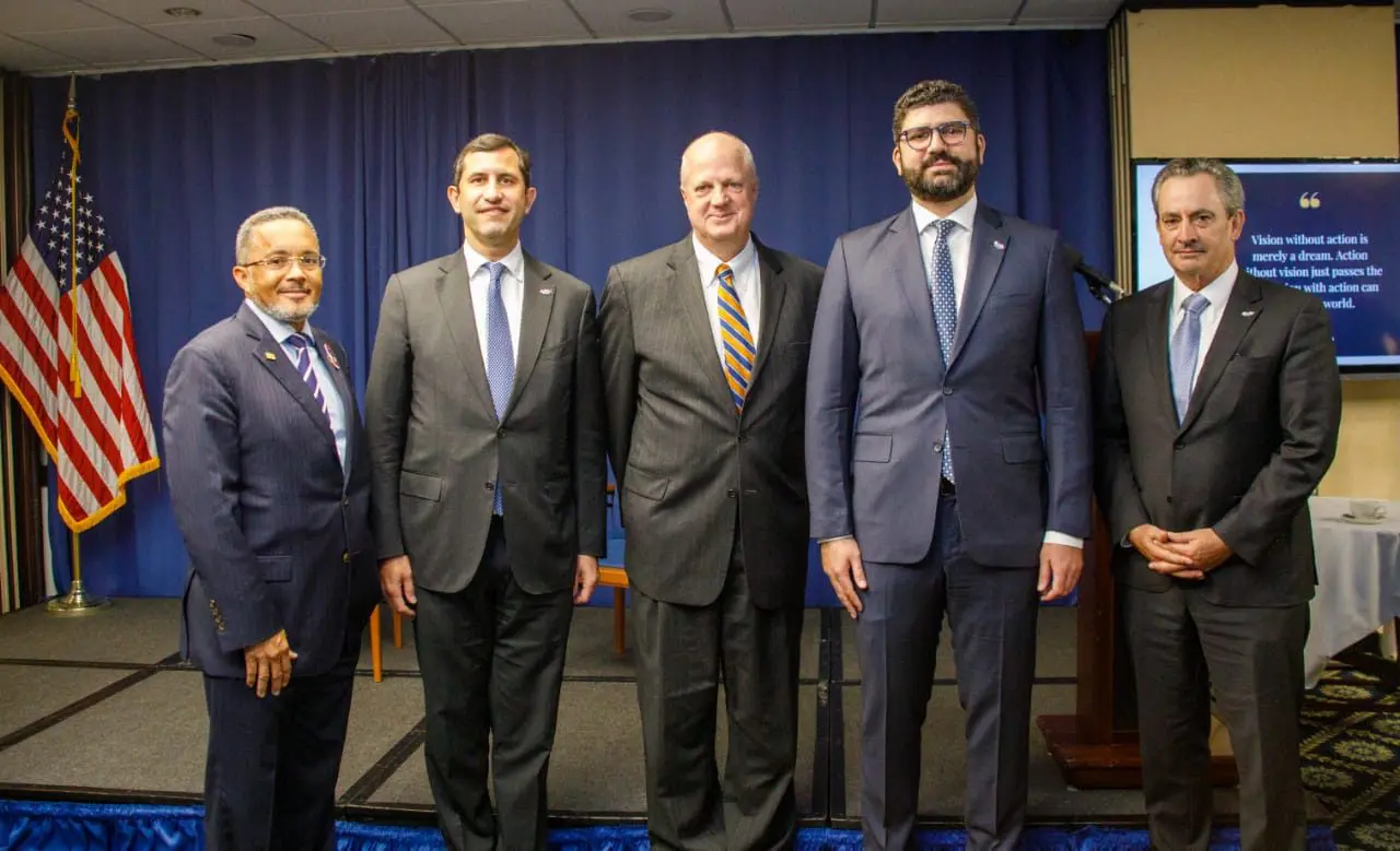 Ramón Ortega, Roberto Herrera, Jerry Cook, Carlos Guillermo Flaquer y William Malamud