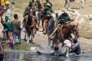 Congresistas de EEUU piden a Biden detener deportaciones de haitianos y tomar acciones en favor de ese país