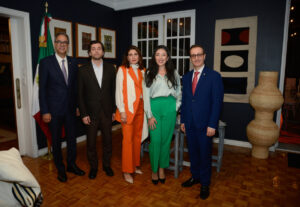 José Mármol, Zaza Gabunia, María Isabel Castillo Báez, Gloria Lugo y Esteban Martínez-Murga. FUENTE EXTERNA