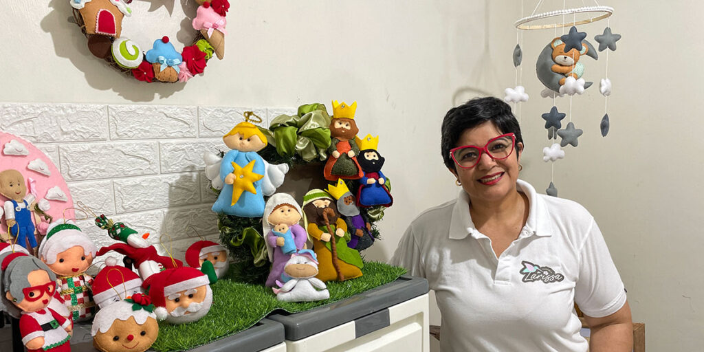 Larissa Jiménez adorna con un toque de fieltro cada Navidad