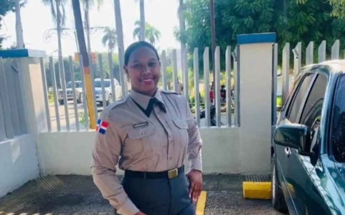 Muere agente policial impactada por un camión en San Juan