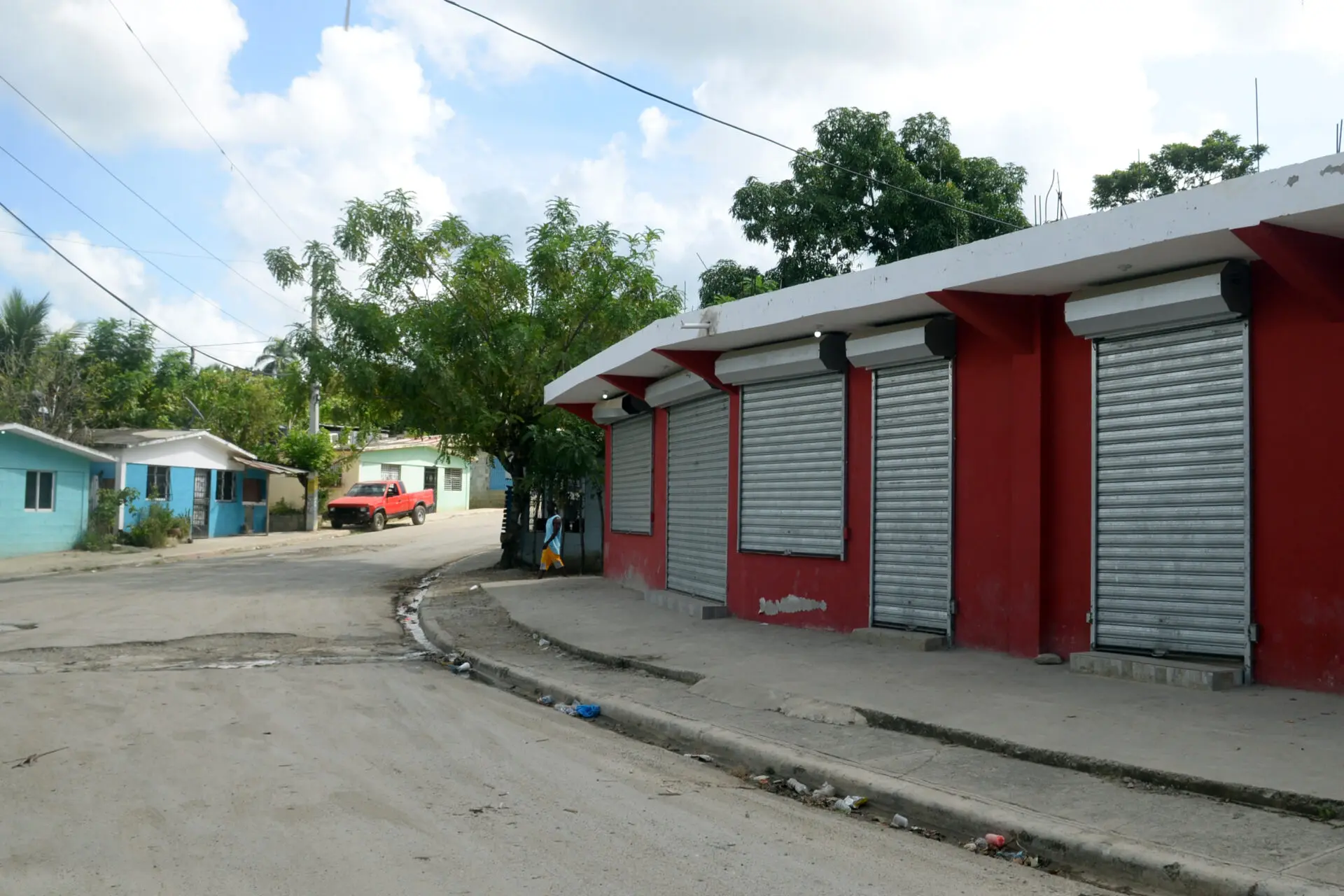 Villa Mella: "No he visto patrullaje policial en el sector hoy’" FOTO: FELIX DE LA CRUZ