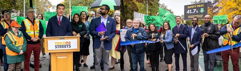 Alrededor 100 calles libres automóviles en NYC para mejor celebración día Halloween