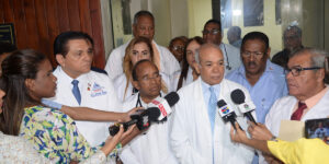 Actores del sector salud sostuvieron una reunión con las autoridades del hospital. Johnny Rotestán