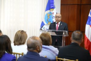 Alfredo Pacheco destaca importancia del turismo para desarrollo del país