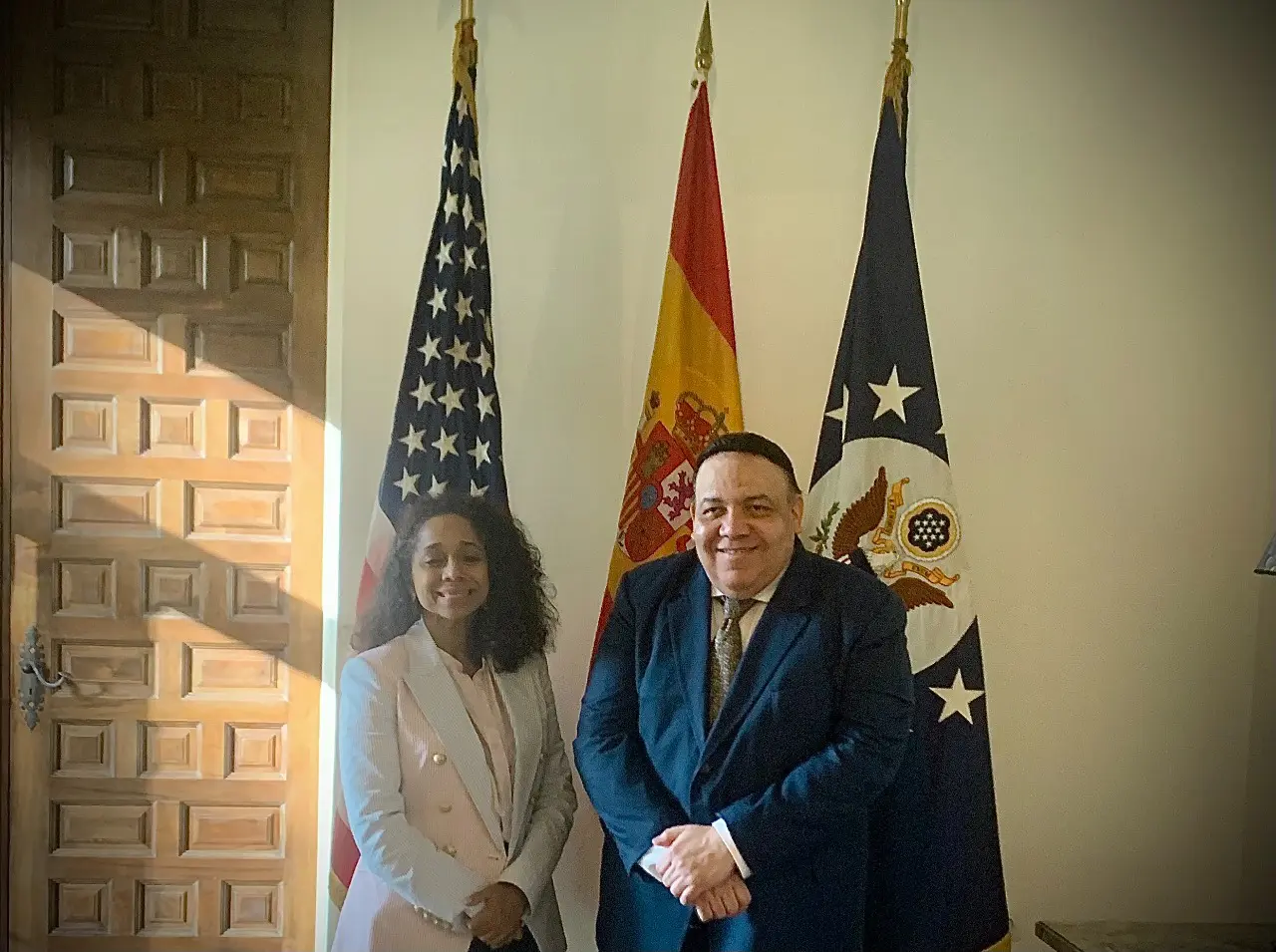 Miguel Reyes se reúne con la  Embajadora norteamericana en España