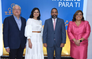 Miguel Lama, Cayra Bencosme, Irving Muñiz Céspedes y Claudia Brito. FUENTE EXTERNA