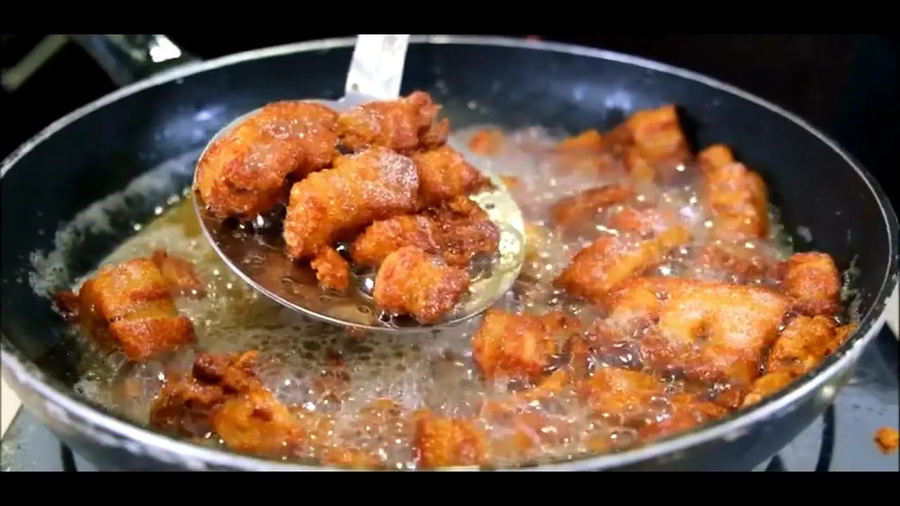 Murió friendo chicharrones en la carretera Sánchez