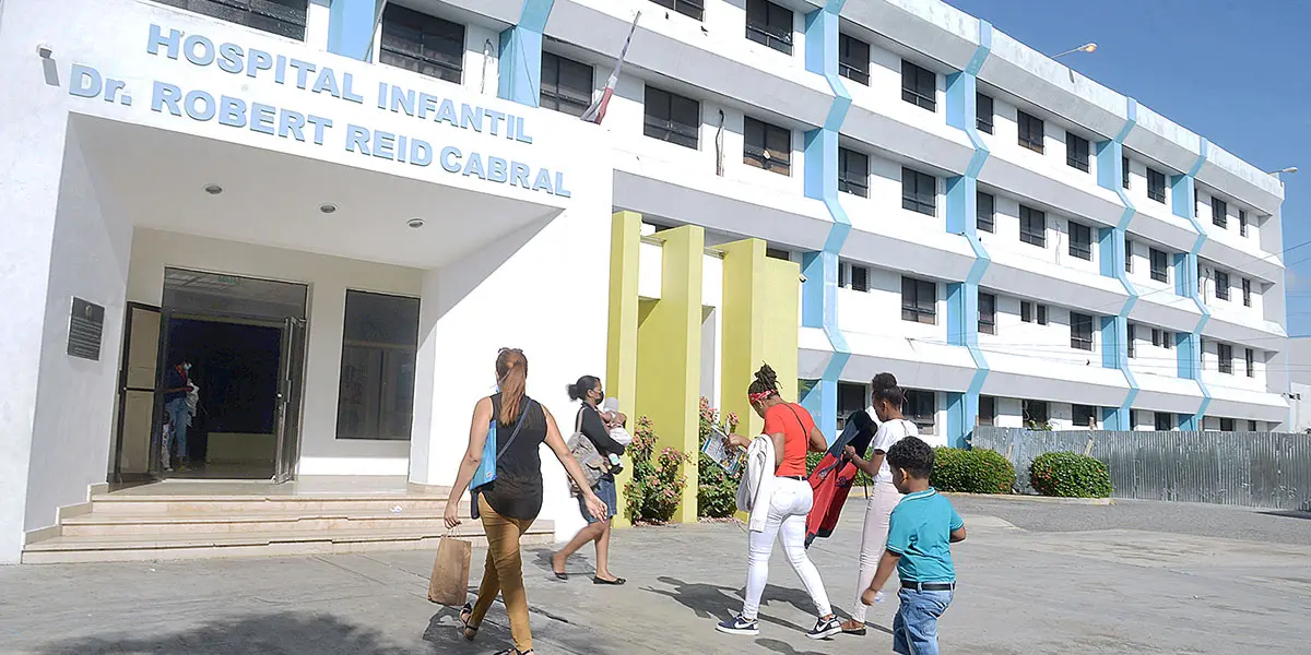 Diariamente los hospitales del Distrito Nacional y de otros puntos del país reciben decenas de personas con síntomas gripales. Archivo