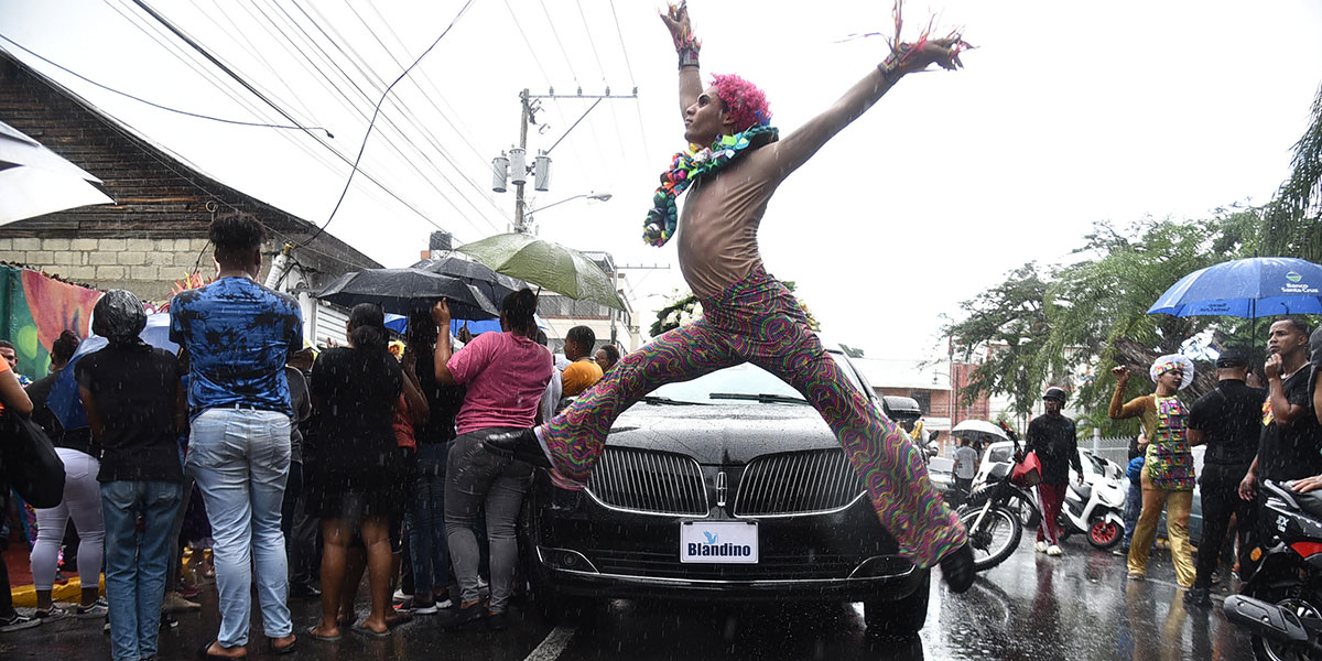 A Ritmo De Carnaval Despiden Víctor Erarte Periódico Elcaribe 5919