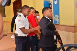 Corte de Santiago impone prisión preventiva a imputados en caso KAF