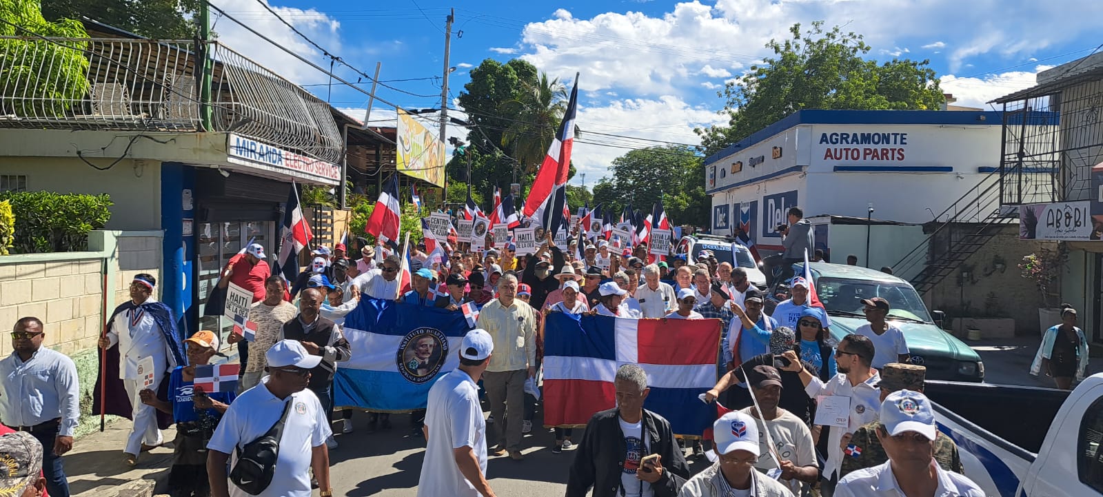 Celebran “Marcha Patriótica RD-Azua”