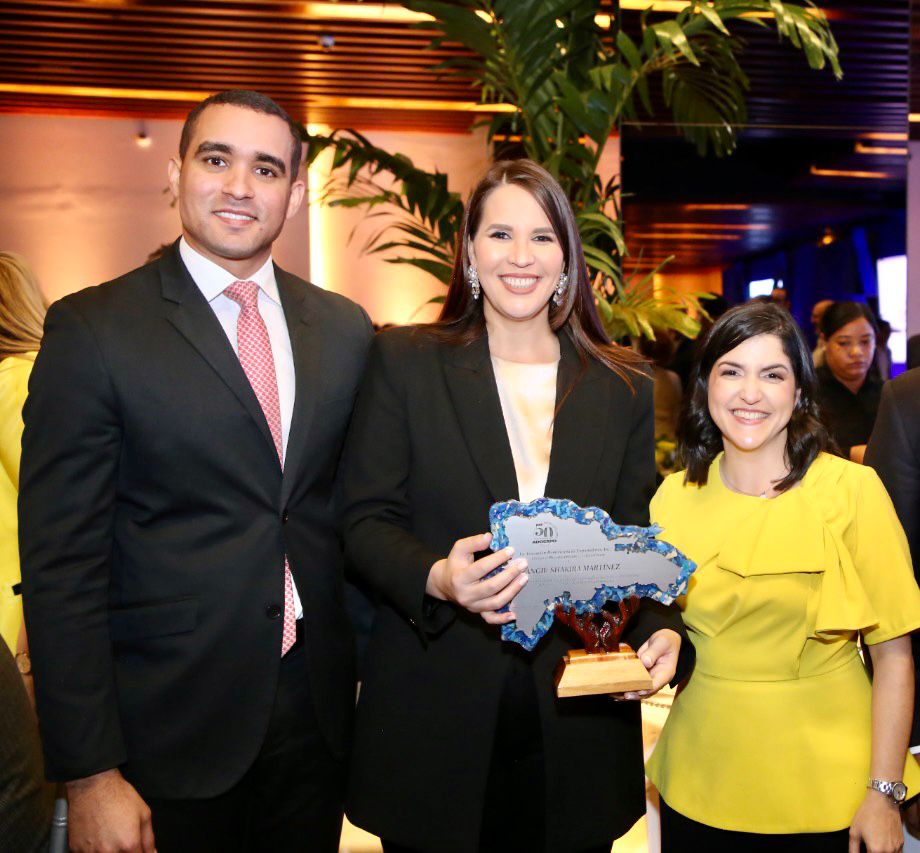 Angie Martínez gana Premio a la Excelencia Exportadora "Embajadora Destacada 2022"