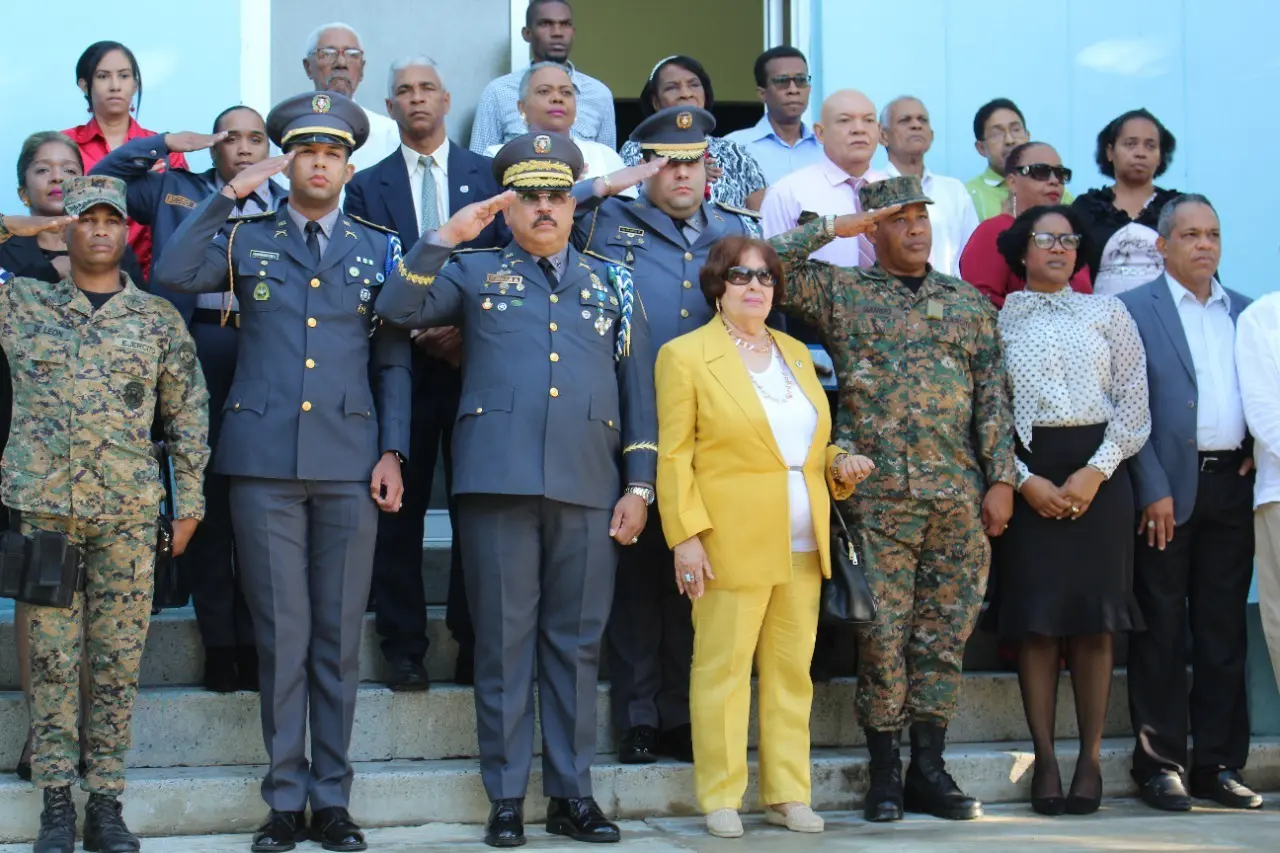 Barahona conmemoró el 178 Aniversario de la Constitución