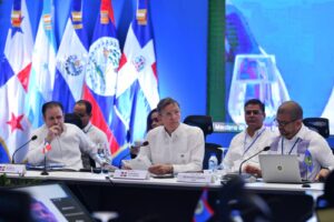 Cancilleres ultiman detalles para reunión de jefes de Estado en diciembre. Foto Danny Polanco