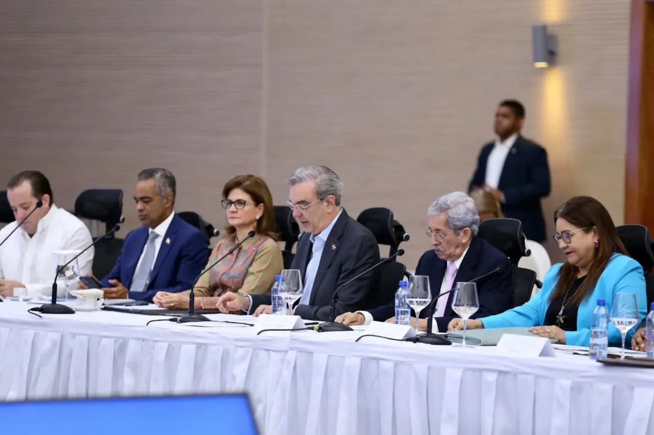Abinader dice diálogo por reformas ha tenido buen desarrollo