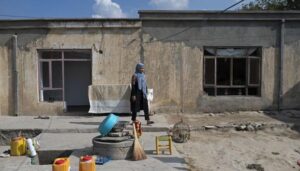 La ONU insta a talibanes a respetar los derechos humanos en Afganistán