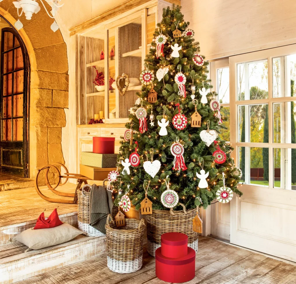 El Ministerio de Educación de Tayikistán prohibió el árbol de Navidad en las escuelas