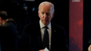 Biden, anunció este viernes el indulto completo de seis personas, entre ellas a una mujer que en los años setenta mató a su marido en defensa propia, cuando estaba embarazada, un caso que abrió la puerta a reconocer judicialmente el síndrome de la mujer maltratada.