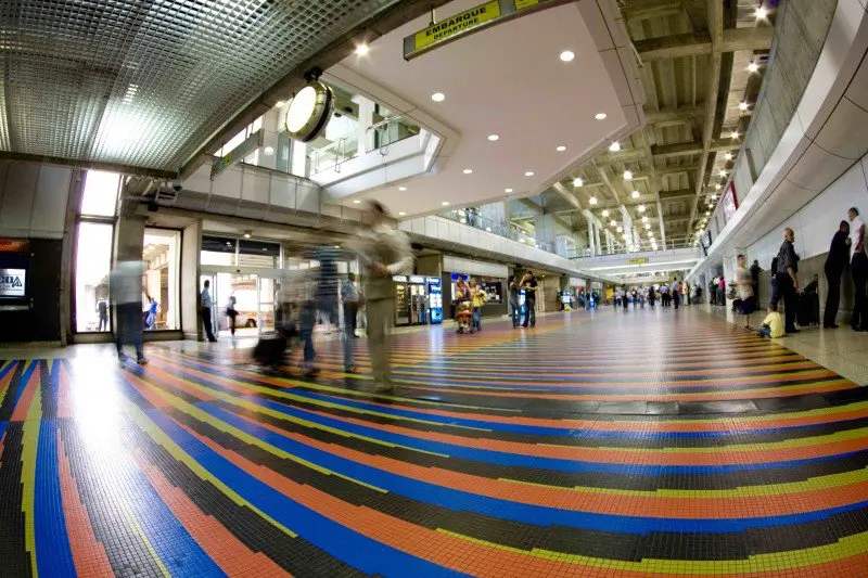 Venezuela pondrá fin a pruebas covid-19 en aeropuertos