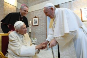 Así será el protocolo en caso de que muera el papa emérito Benedicto XVI