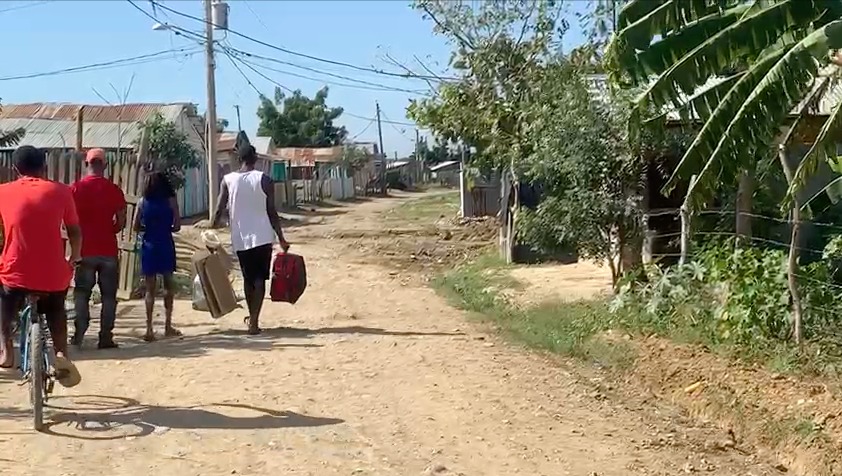 Expulsan haitianos de barriada en Cienfuegos ante denuncia violación FOTO: RICARDO FLETE