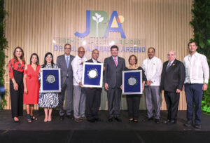 Carmen Patricia Brache, Arelis Domínguez, Mariel Beras, José Mármol, Silvestre Cruz, Padre Jesús Baltazar, Julio Virgilio Brache, Pablo Ulloa, Braulio Brache y Roberto Herrera. FUENTE EXTERNA