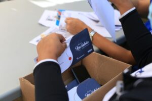De las cajas a las tarjetas