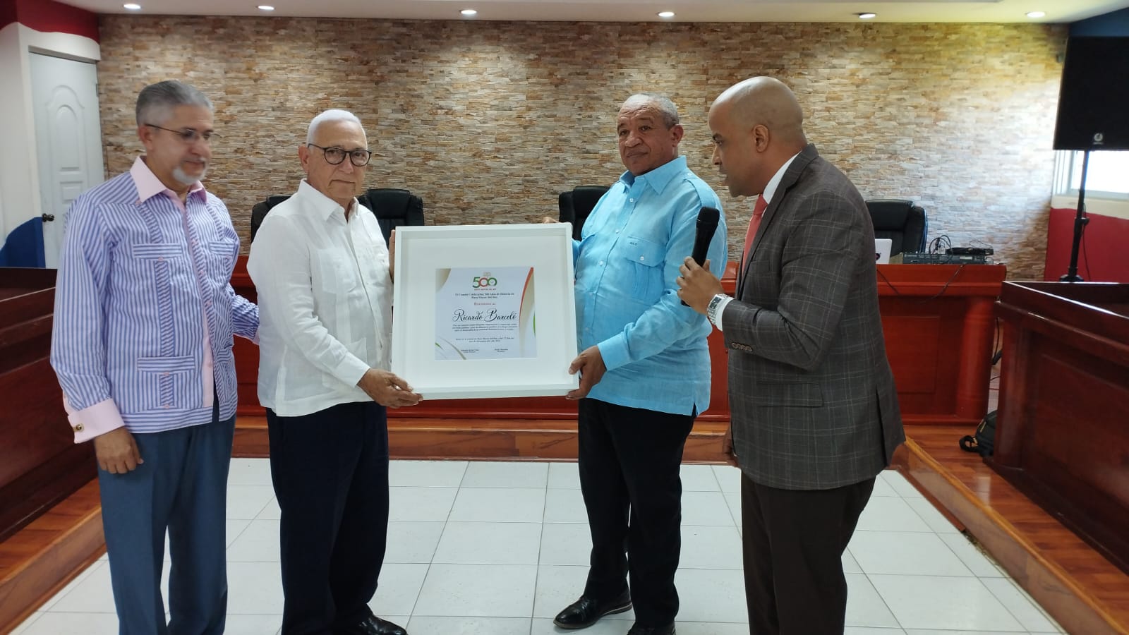 Tributan reconocimiento al empresario Ricardo Barceló en Hato Mayor
