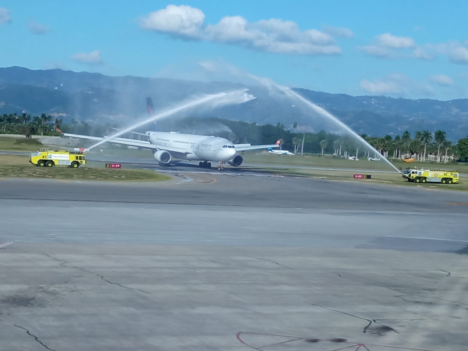 Aeropuerto Cibao recibe primer vuelo charter de España a Santiago FOTO: CHARLI MARTIN