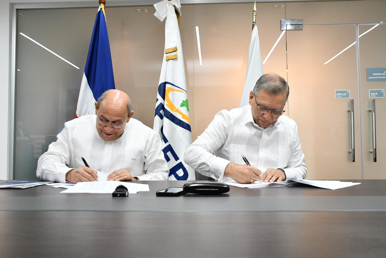 Refidomsa e Infotep suscriben acuerdo para centro tecnológico en Haina