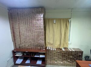 Incautan más de 18 mil cajetillas de cigarrillos en Santiago