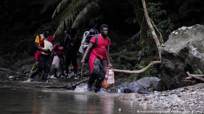 Al menos 36 migrantes murieron en 2022 al intentar cruzar la selva de Darién