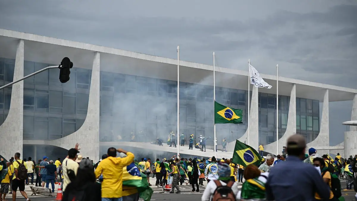 Presidente del Congreso de Brasil pide castigar "con urgencia" a radicales