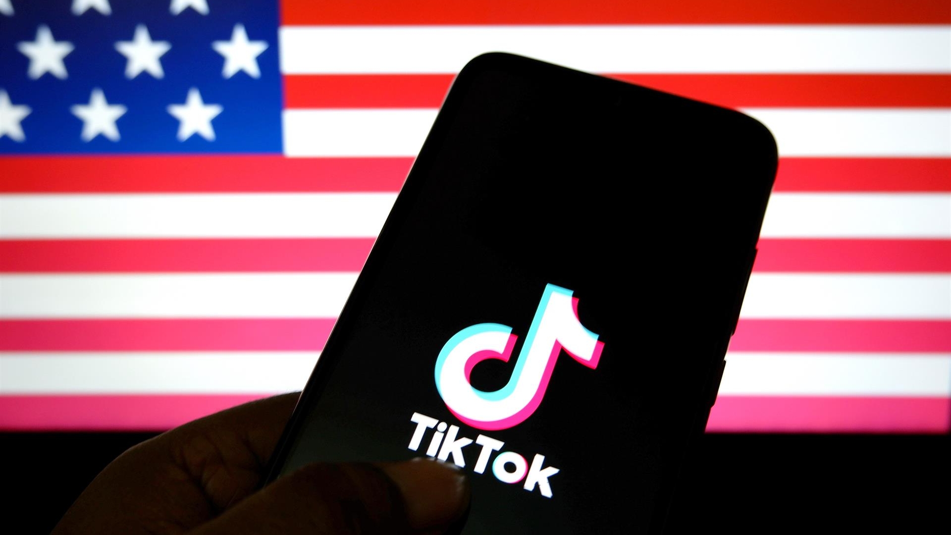 Congresistas de EEUU plantean regular redes sociales tras prohibir TikTok