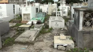 Desconocidos asaltan madre e hijo en cementerio de Bahoruco