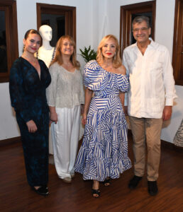 Alejandra Rodríguez, María Eugenia de Rodríguez Carmen Lomana y José Antonio Rodríguez Copello. FUENTE EXTERNA