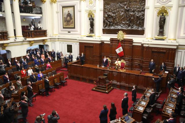 Congreso de Perú aprueba reconsiderar votación adelanto de elecciones