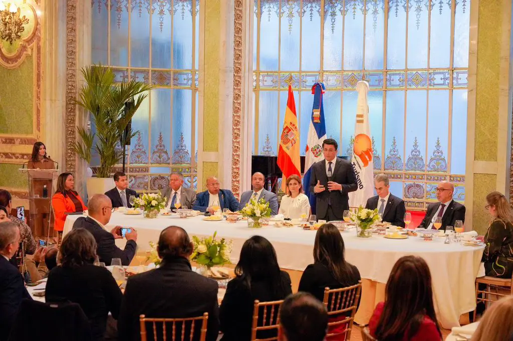 RD cierra en FITUR operaciones por 3.645 millones dólares