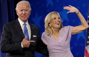 Jill Biden es operada de lesión encima del ojo que podría ser cancerígena