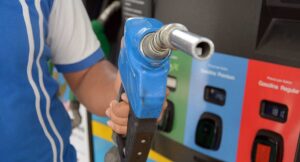 Precios de todos los combustibles continúan congelados