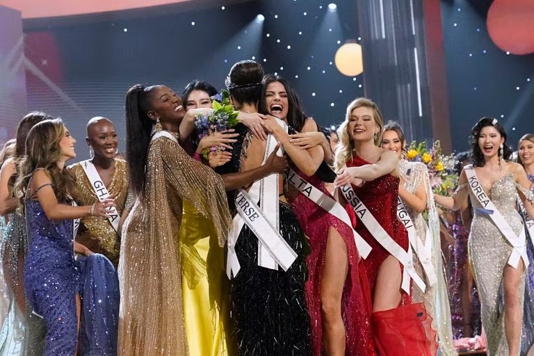 Renuncia de R’Bonney Gabriel como Miss USA no hace a Amanda Dudamel Miss Universo