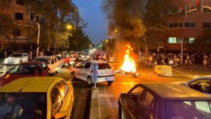 Irán dicta otra condena a muerte por las protestas y ya son 17